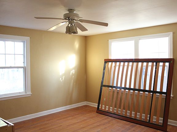 5th image of 9325 Oak Park Ave