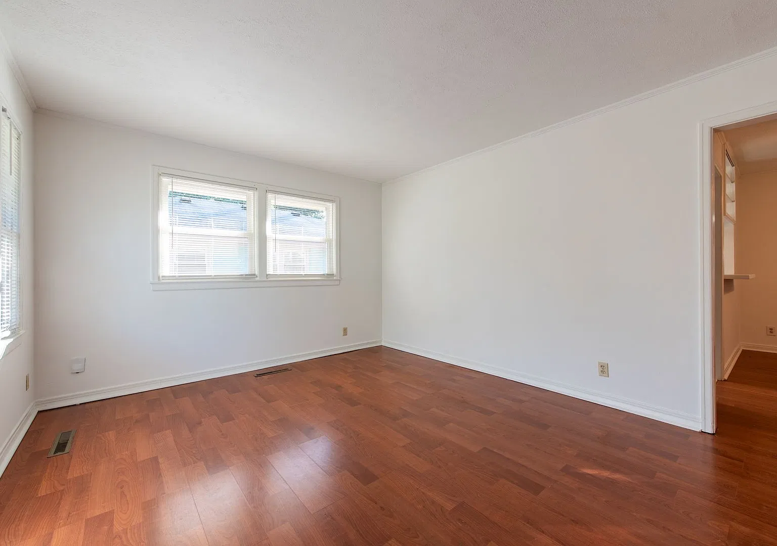 Updated 2-Bedroom Home | New Kitchen| Move-In Ready! — Photo 4