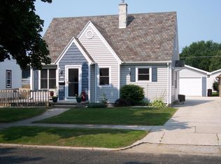 1612 S 16th St, Manitowoc, WI 54220