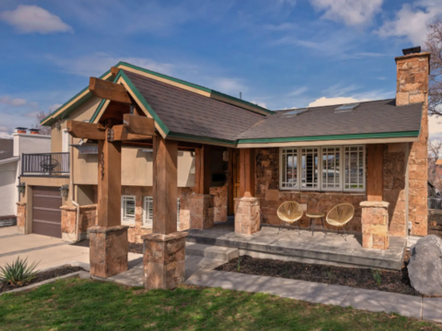 6 bed, 3002 sqft, $4,500 — Photo 1