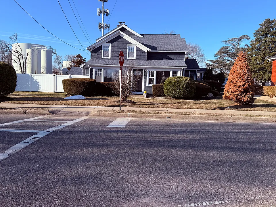 29 Edwards St