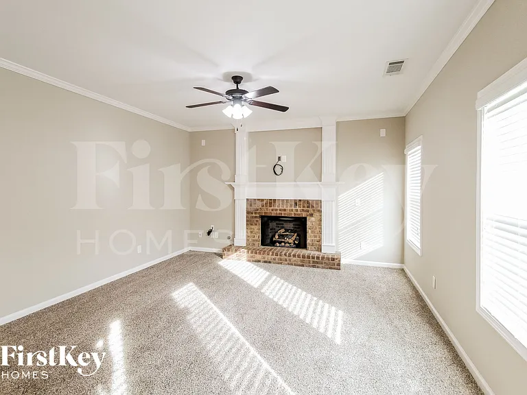 365 White Birch Ln — Photo 2