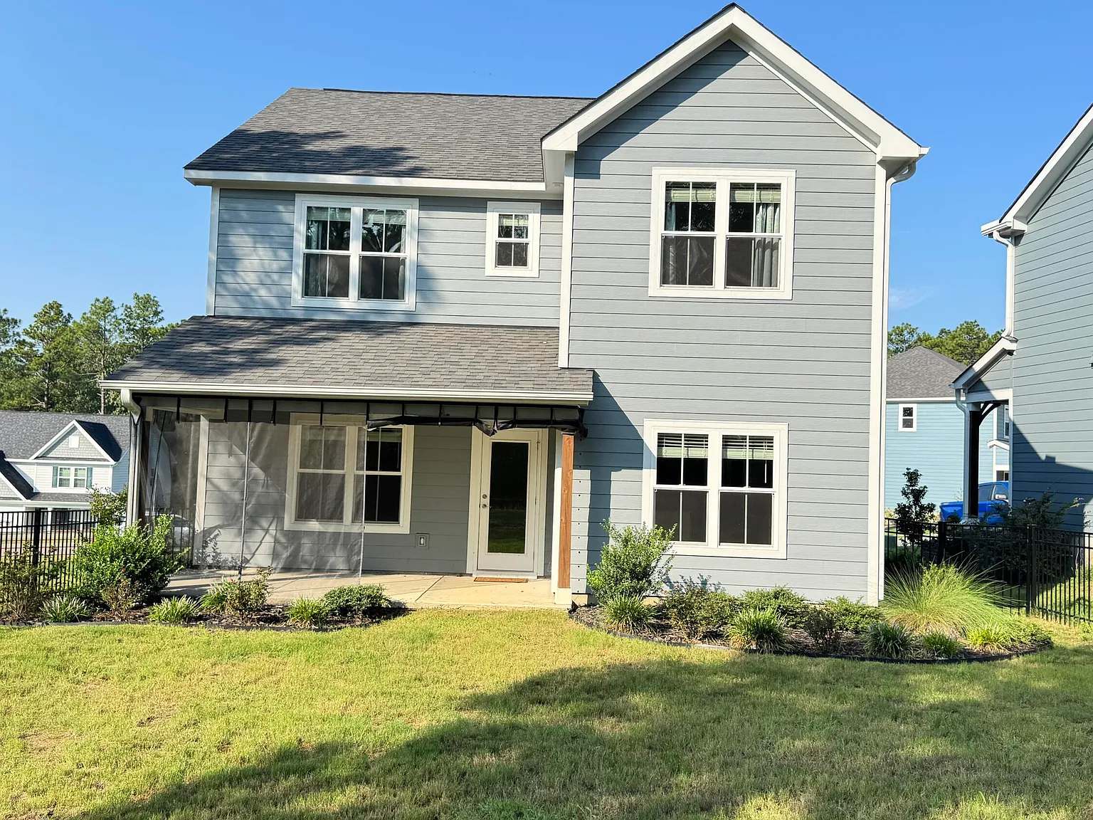 3 bed, 2.5 bath, 1901 sqft, $2,200 — Photo 2