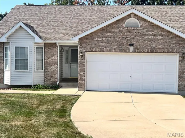 1031 Red Oak Ct, Warrenton, MO 63383