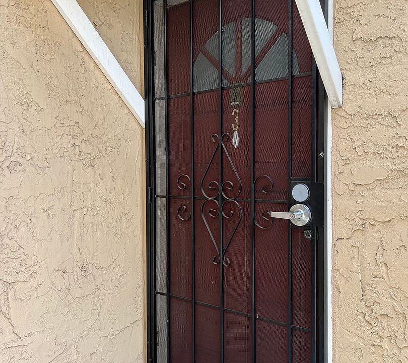 1st image of 3030 Magliocco Dr APT 3