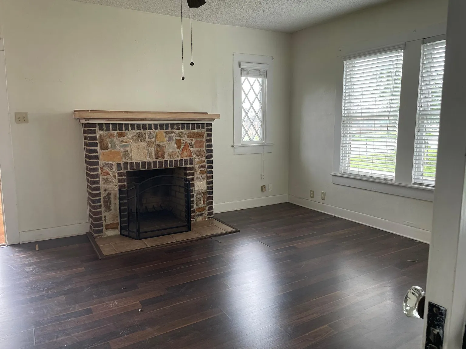 3 bed, 1334 sqft, $1,600 — Photo 4