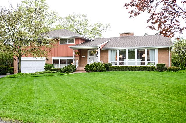 1st image of 910 N Glenayre Dr