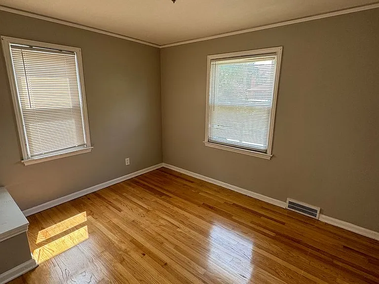 18260 Sorrento St — Photo 3