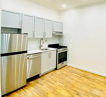 Rented by Mae Equities | media 22