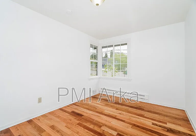 7306 S 115th St — Photo 10