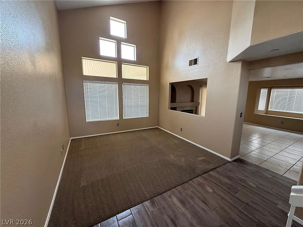 3 bed, 2.5 bath, 1596 sqft, $1,995 — Photo 2