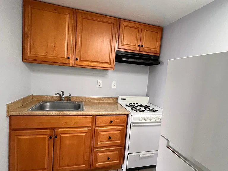 3815 Webster St — Photo 3