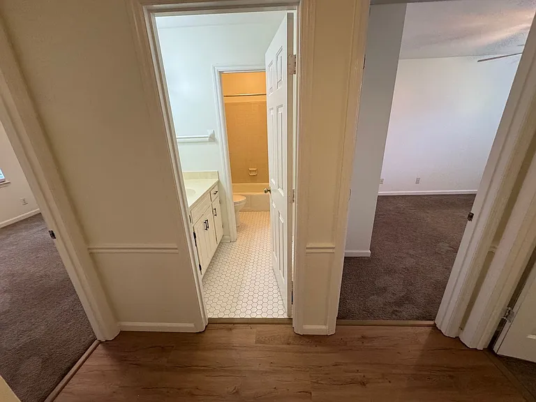 834 Brentwood Point — Photo 14