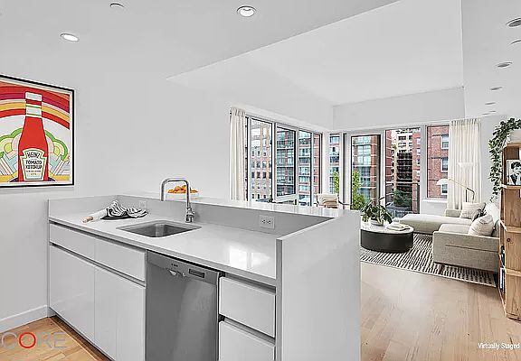 3rd image of 14 W 14th St APT 6B