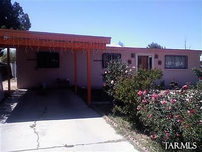 1st image of 5752 S Catalina Ave