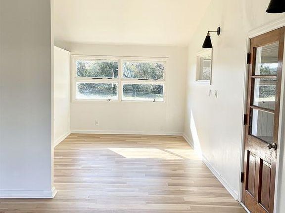 4th image of 546 Park Ln