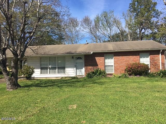 1st image of 2511 Pinewood Dr