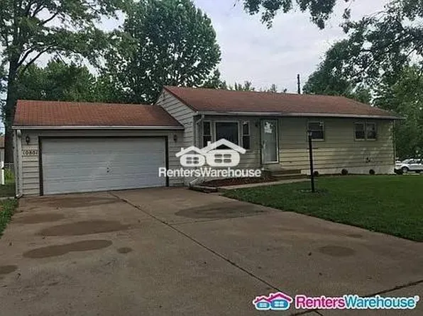 10801 Edgecliffe Dr, Saint Louis, MO 63123