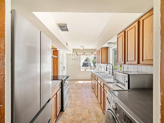 2nd image of 2250 38th St APT A
