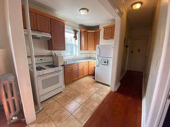 5th image of 169 Howard Ave APT 2