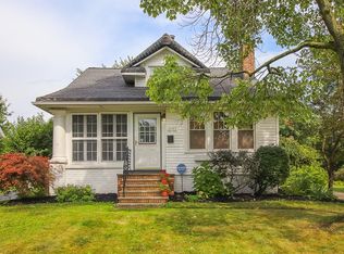2483 Canterbury Rd, Cleveland Heights, OH 44118