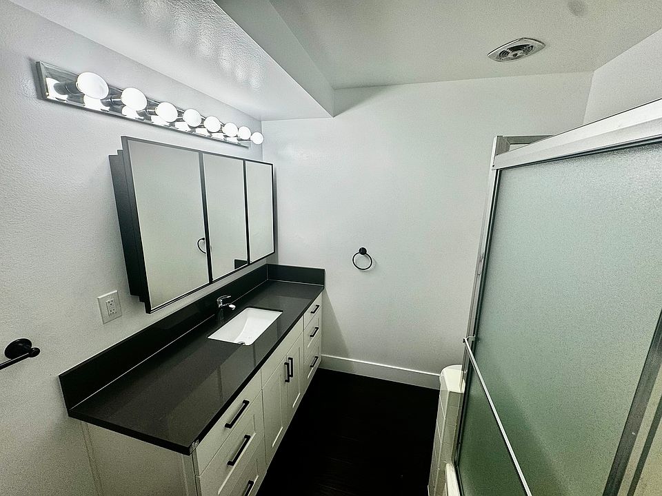 1st image of 739 N Hayworth Ave #4A