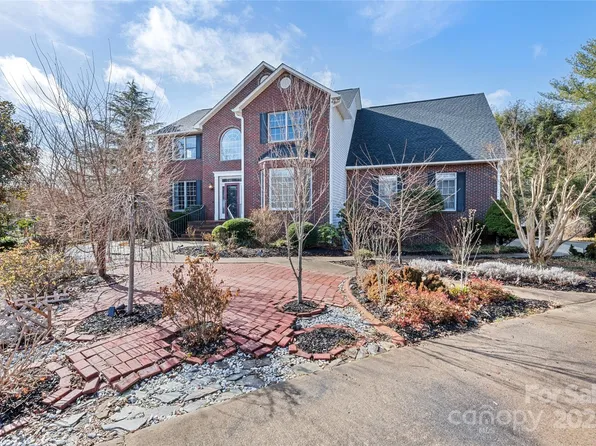 149 Southbrook Ln, Fletcher, NC 28732