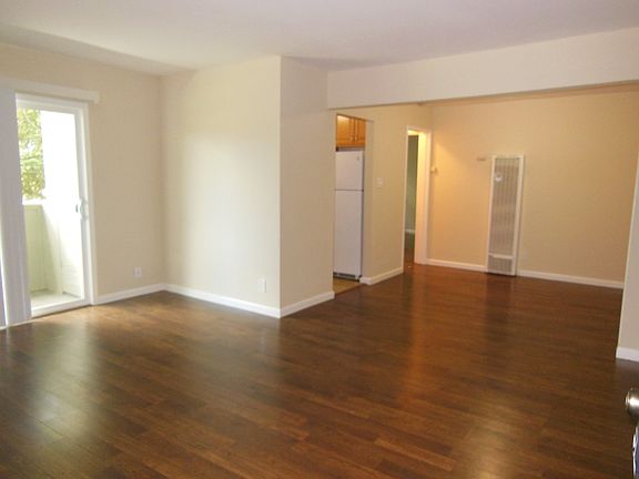 3rd image of 485 Redwood Ave APT 5