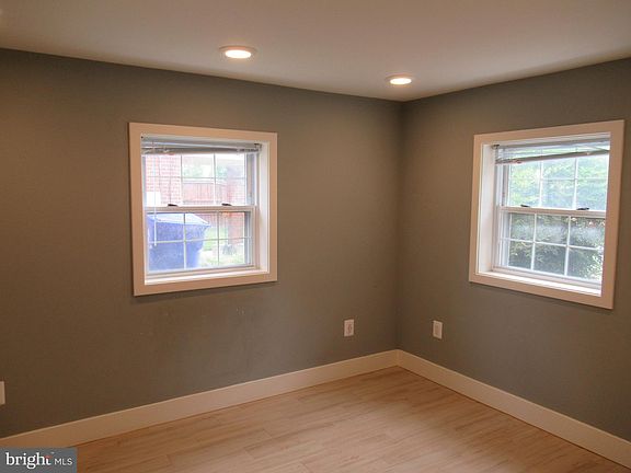 4th image of 618 18th St S APT B