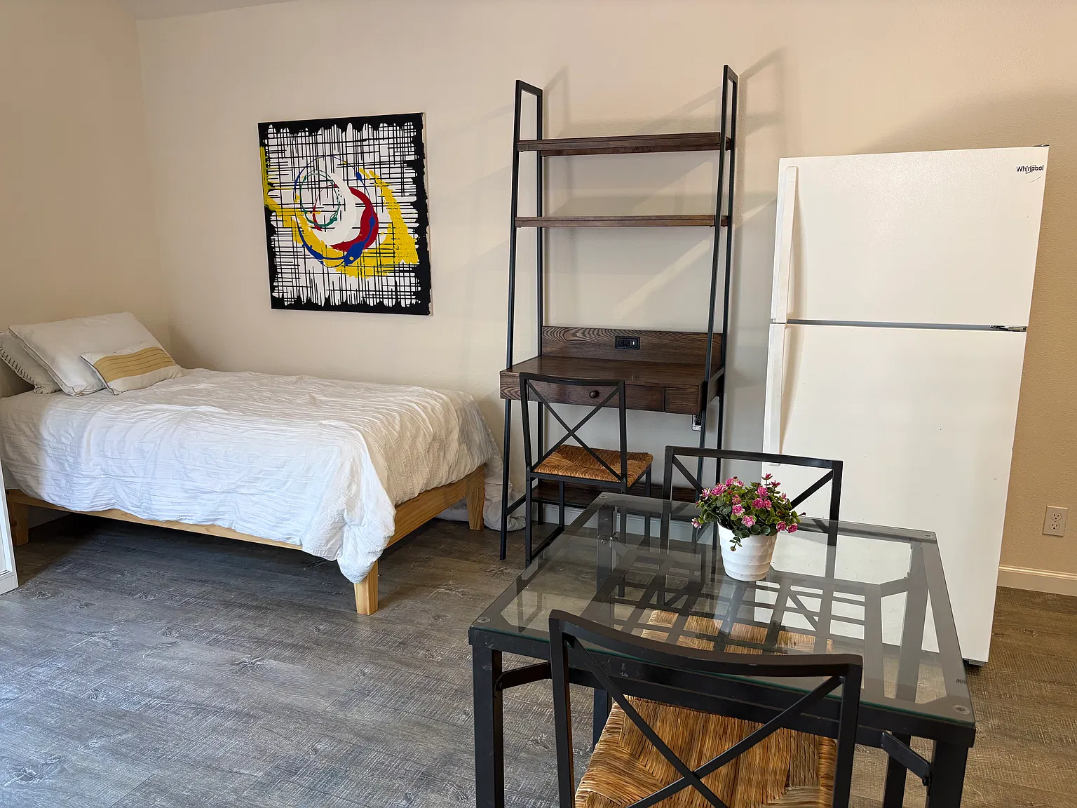 Studio, 350 sqft, $2,650 — Photo 3