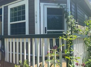 1610 SE Marion St #1, Portland, OR 97202
