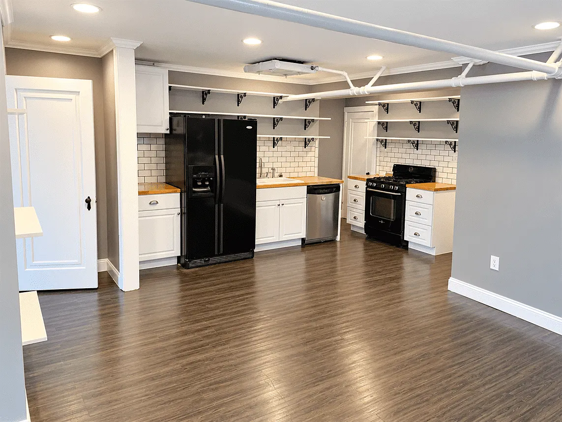 1 bed, 900 sqft, $995 — Photo 2