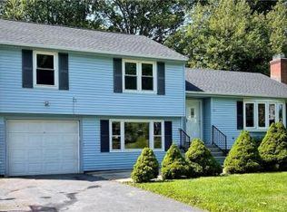 49 Iroquois Rd, West Hartford, CT 06117