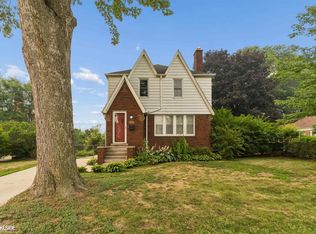 22134 Colony St, Saint Clair Shores, MI 48080