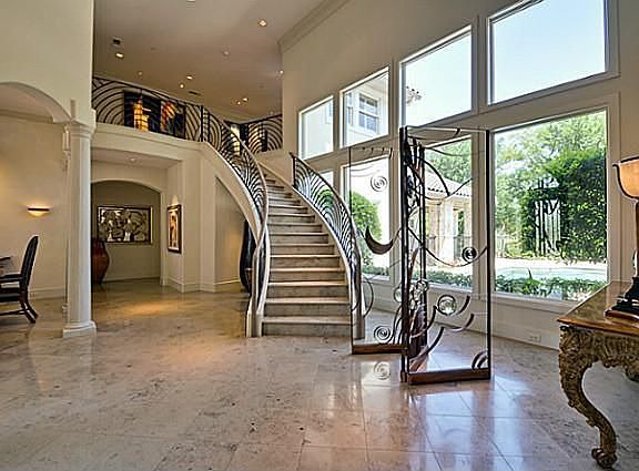 4th image of 2989 Belclaire Dr
