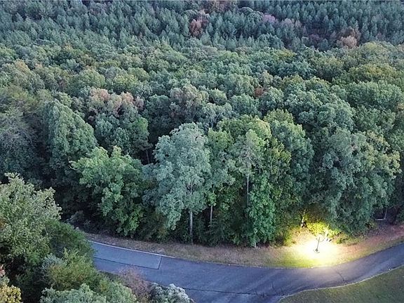 2nd image of 593 Boulder Ridge Dr