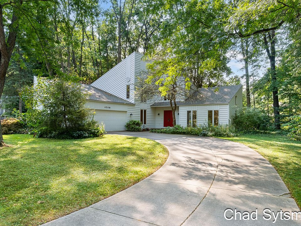 1st image of 4508 Winged Foot Dr SE