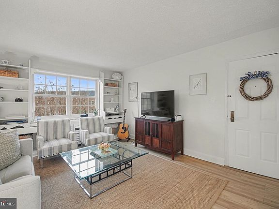 2nd image of 1632 W Abingdon Dr APT 302