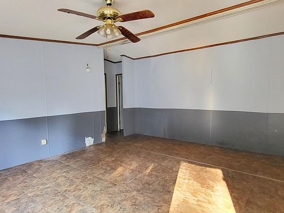 3rd image of 64 Spencewood Ln