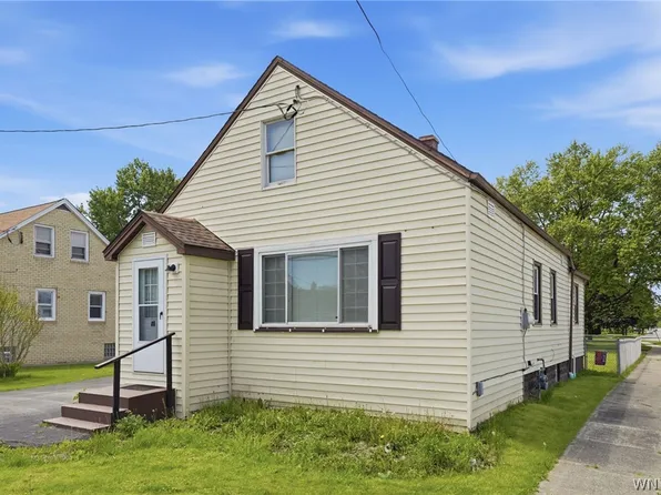 80 Helen St, Cheektowaga, NY 14206