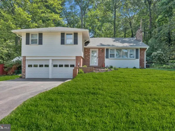 551 Barton Ln, Strafford, PA 19087