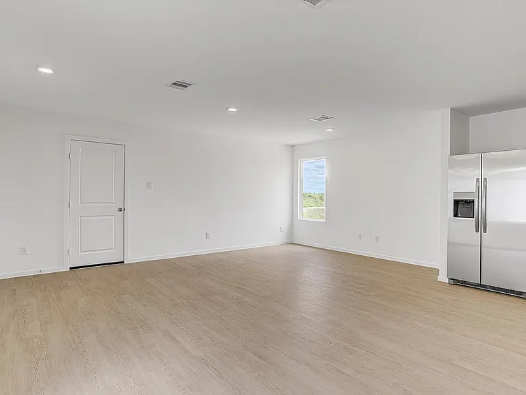 390 Lucia Way — Photo 15