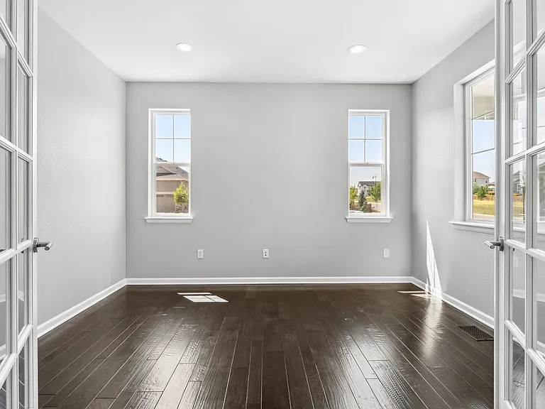 490 W Ridge Cir — Photo 5
