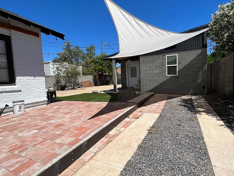 1130 E Palm Ln — Photo 33