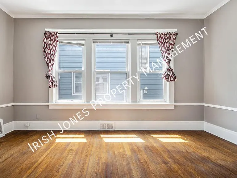 2518 Delaware Ave — Photo 9