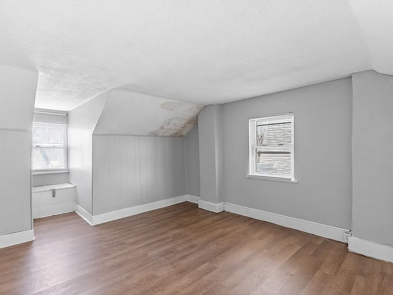 7614 Virginia Ave — Photo 3