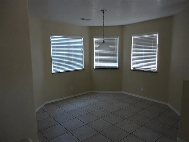 624 Valley Meadows Dr NE — Photo 4