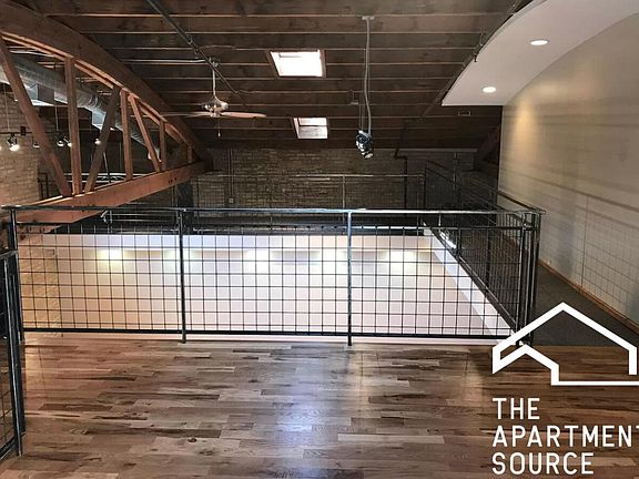 3rd image of 2144 Ashland Ave Ste 7
