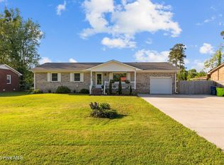 215 Forest Hill Dr, Havelock, NC 28532