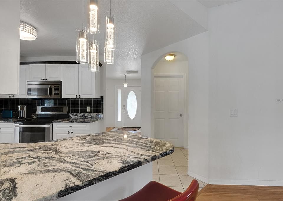 1st image of 4233 Merriam Ln